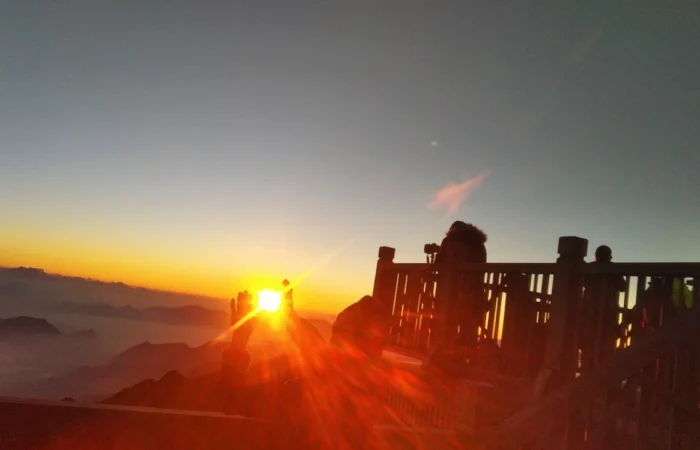 Trekking Fansipan- zonitrip