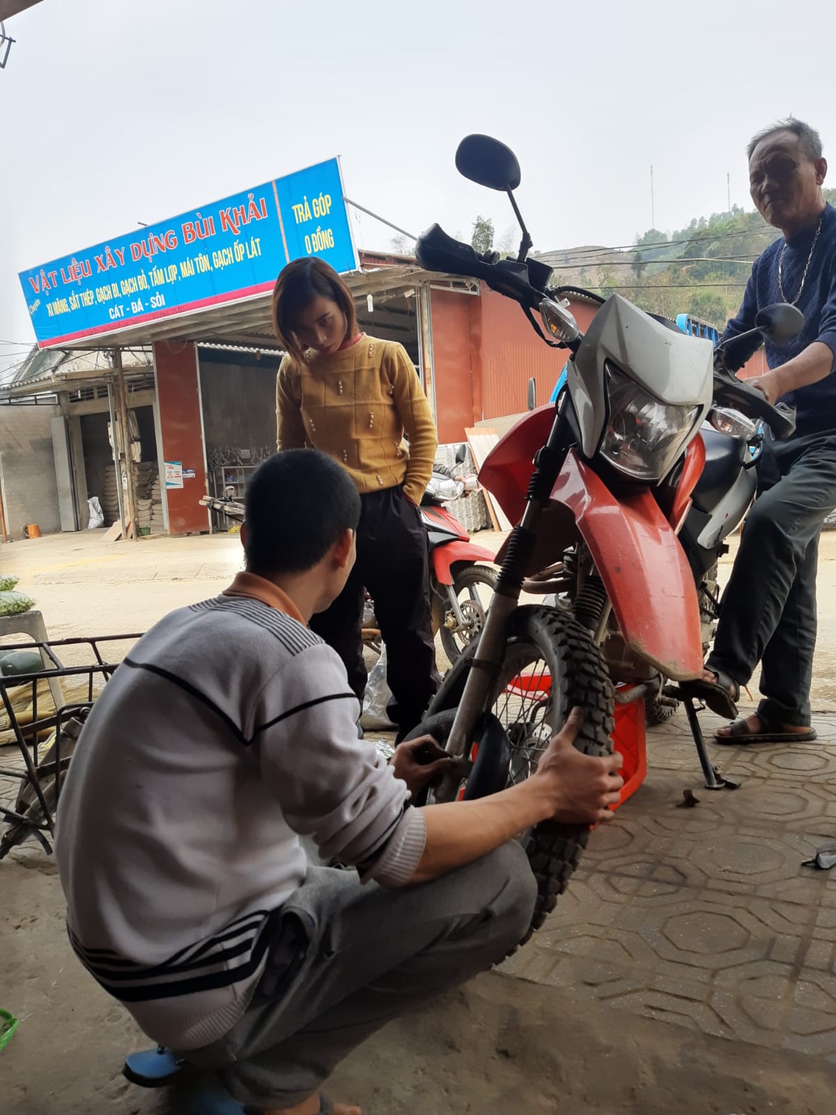 fix motorbike in Vietnam