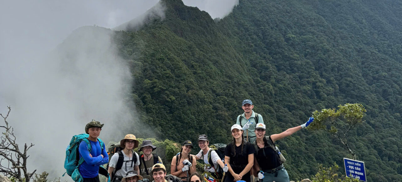 Trek Ta Xua mountain, Tram tau, orgnized by zonitrip