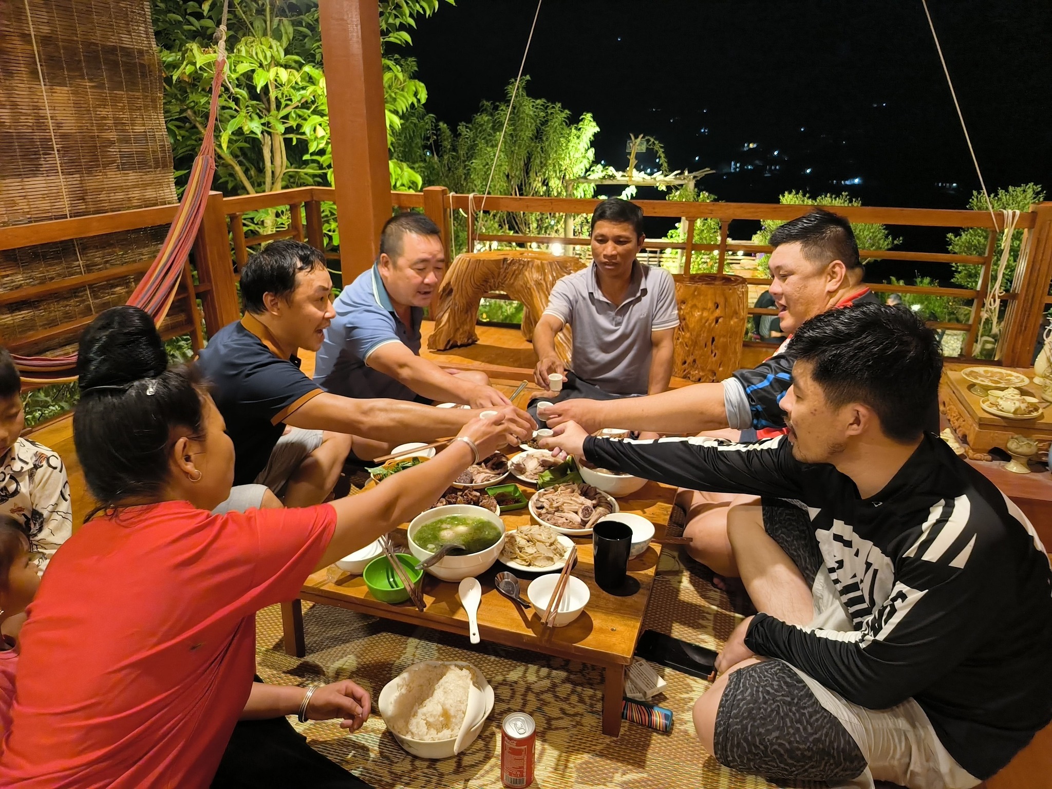 Enjoy local food when travel to Tram Tau