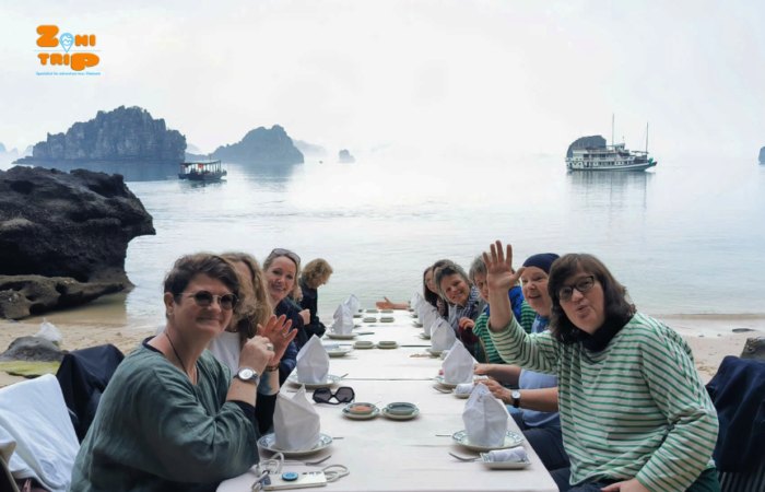 Halong bay- kayaking- zonitrip 2