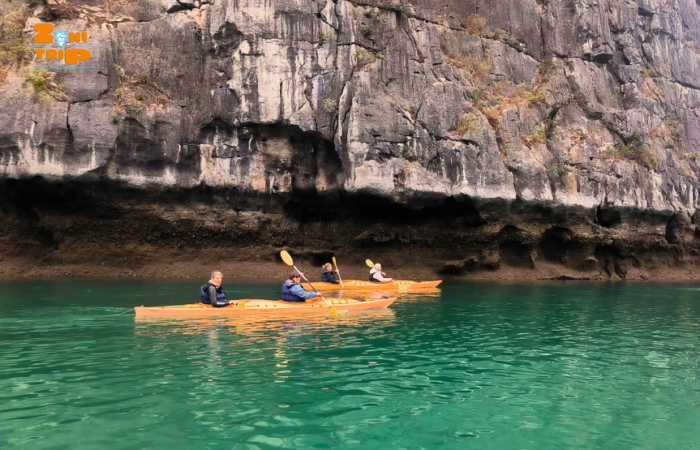Halong bay- kayaking- zonitrip 2